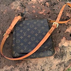 Louis Vuttion Salsa Pm